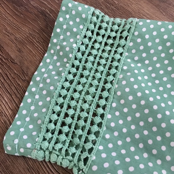 NWOT Downeast green/white polka dot flowy shirt - Picture 3 of 6
